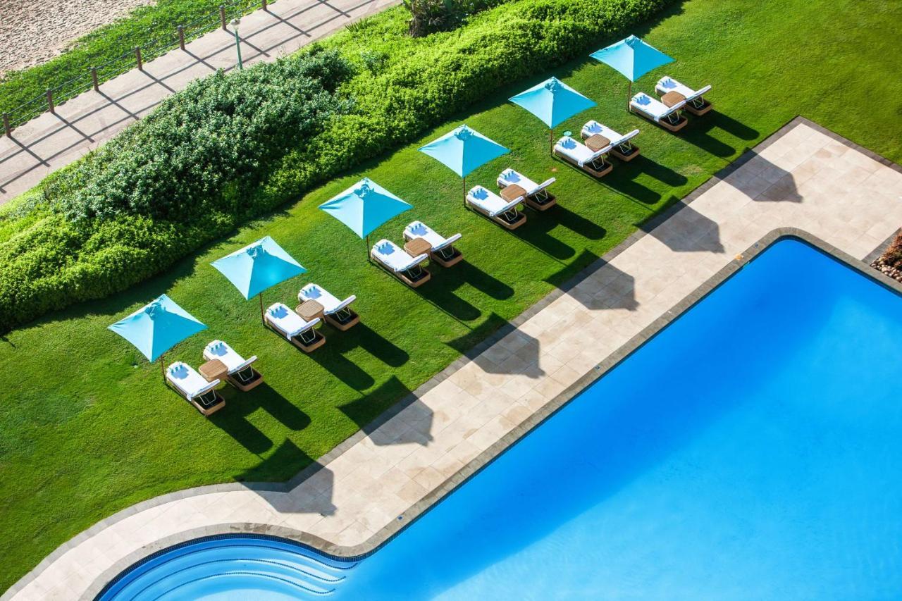 Beverly Hills Durban Exterior foto The pool at the hotel